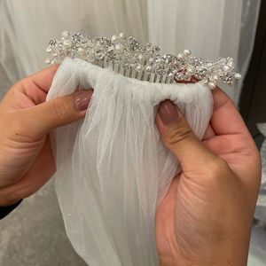 Davids bridal hair accessory